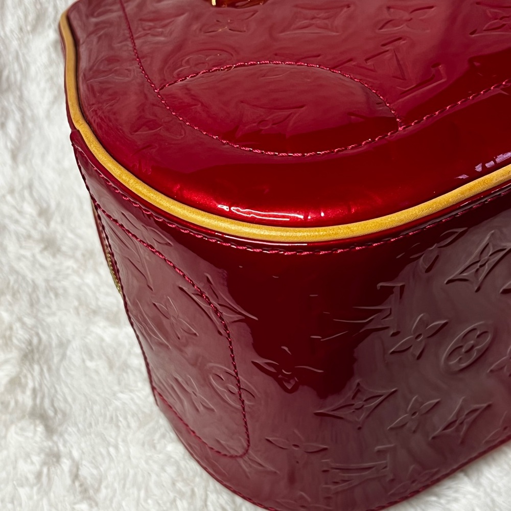 ♥️SOLD♥️ Louis Vuitton Summit Drive Vernis RED - Picture 7 of 12